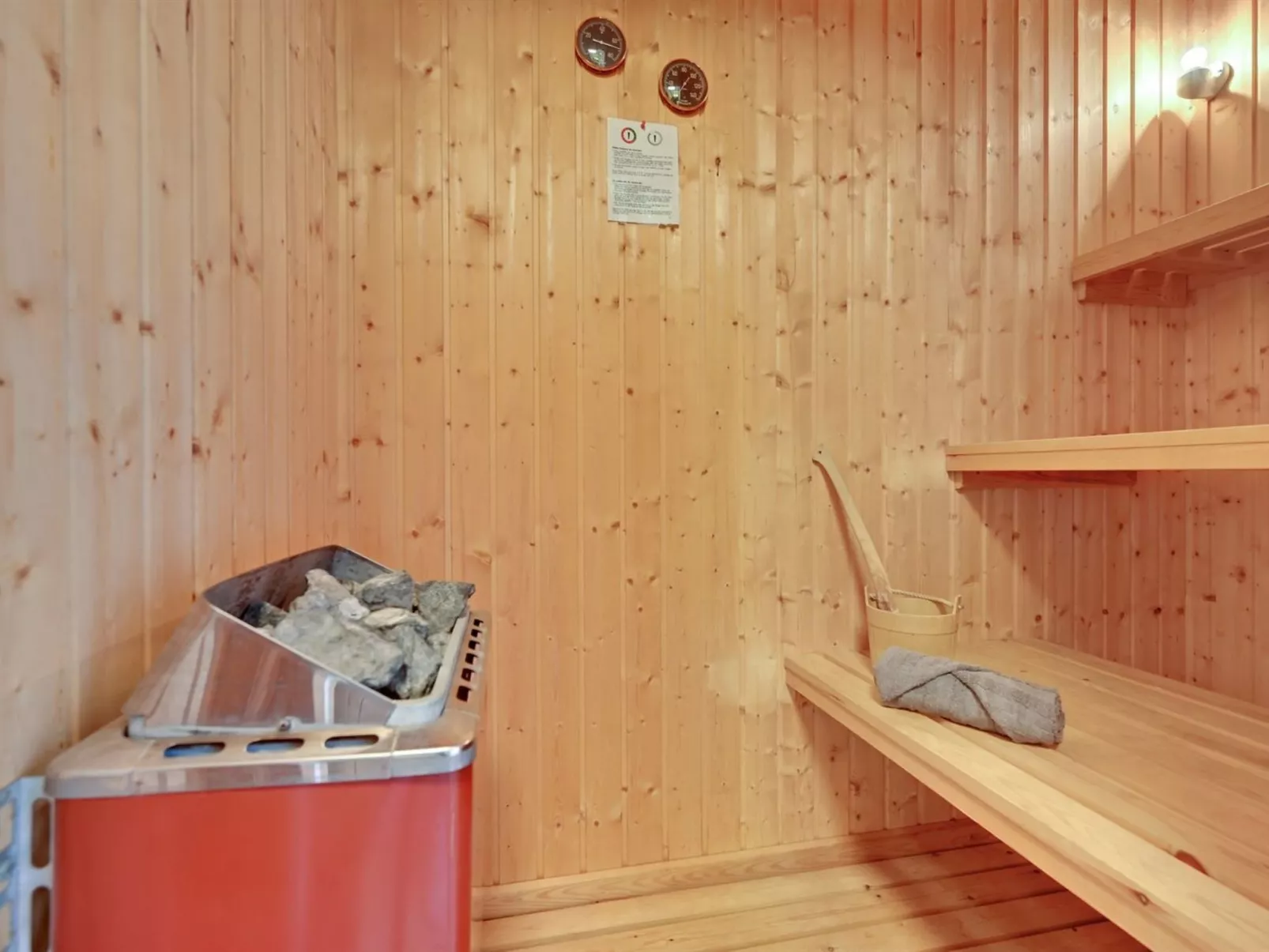 "Alrich" - 500m from the sea-Inside