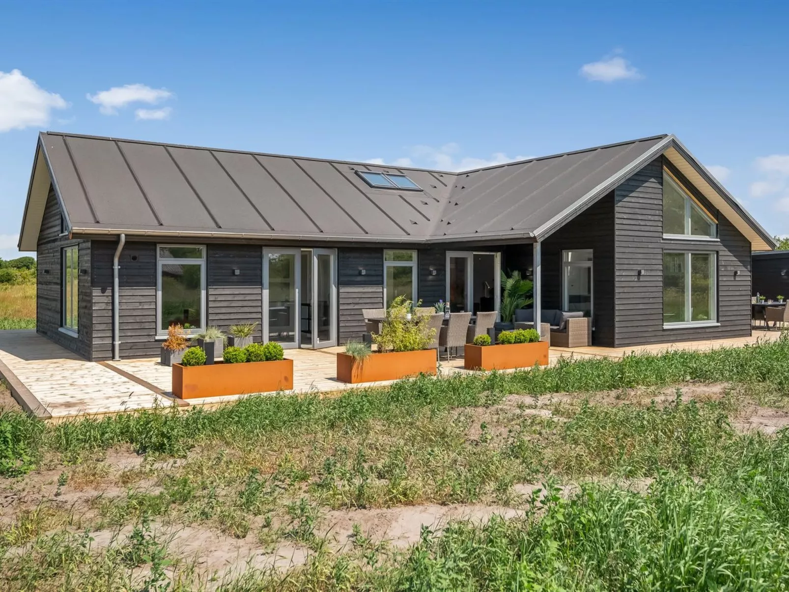 "Måns" - 500m to the fjord-Outside