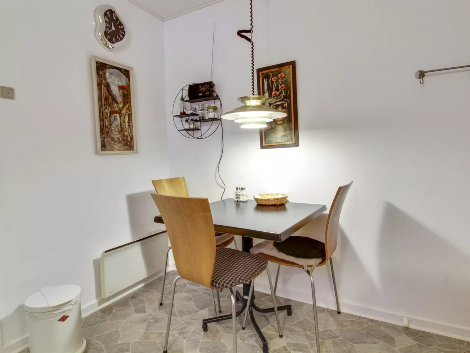 "Fiola" - 20km from the sea-Inside