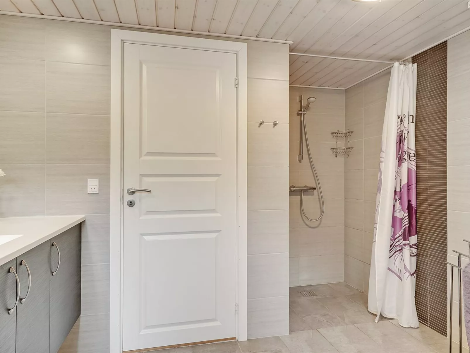 "Avia" - 500m from the sea-Drinnen