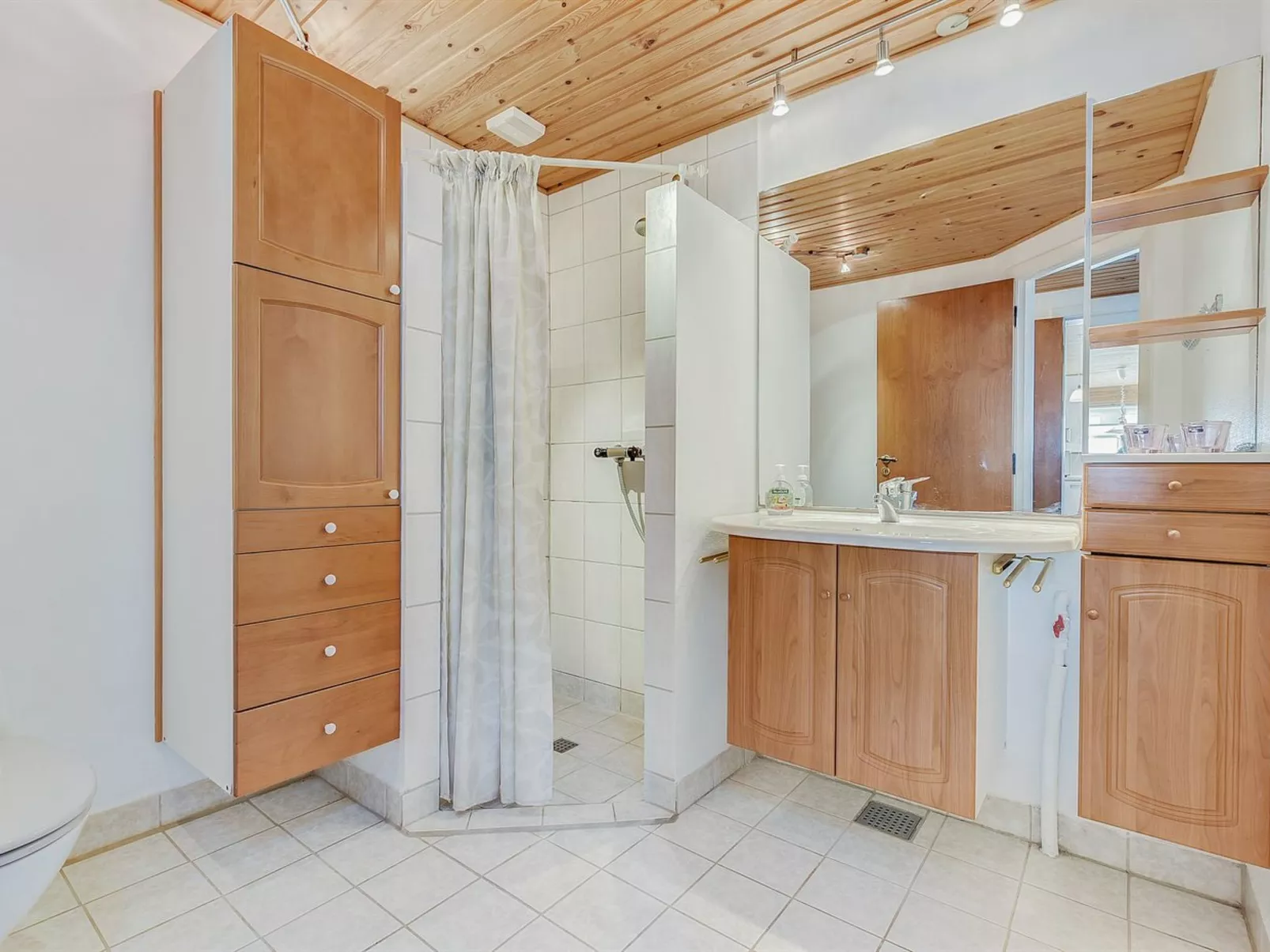 "Palnir" -  from the sea-Drinnen