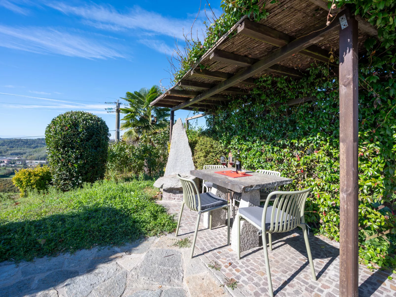 Le Rose d'Antan-Outside