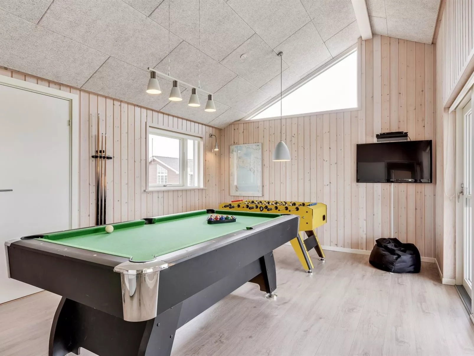 "Luzia" - 1.2km from the sea-Dedans