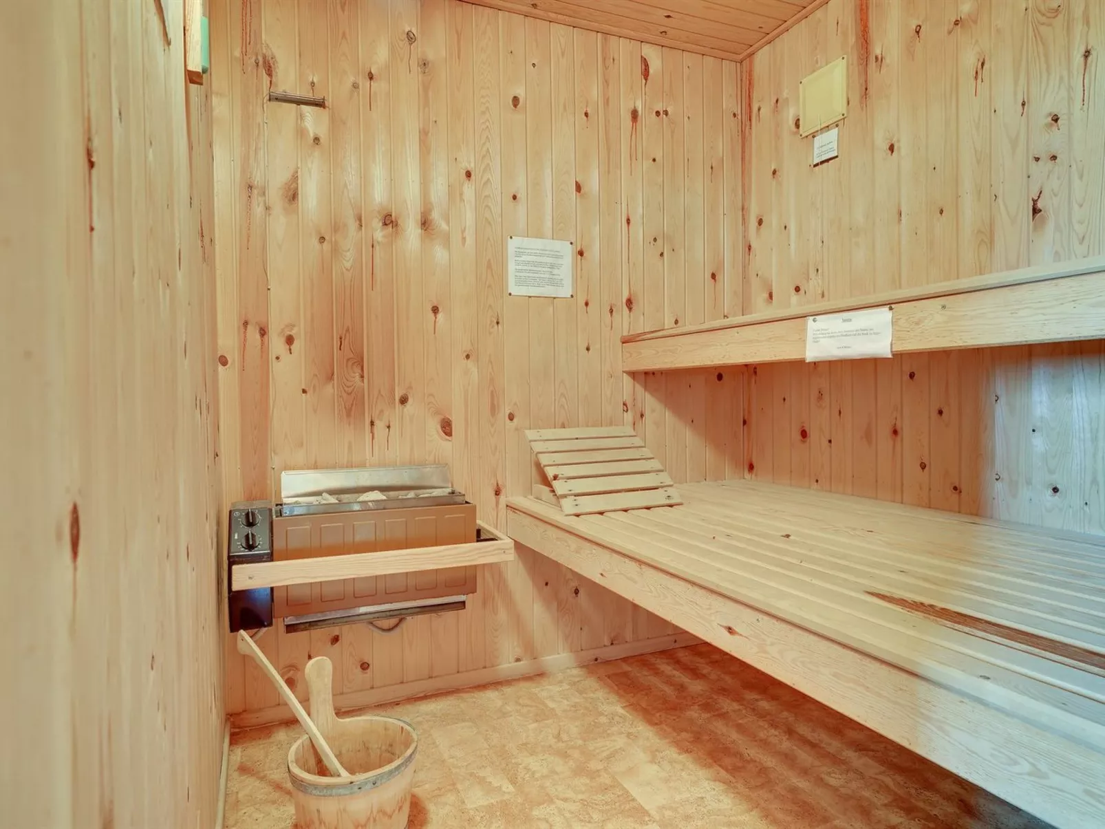 "Frigga" - 400m from the sea-Inside