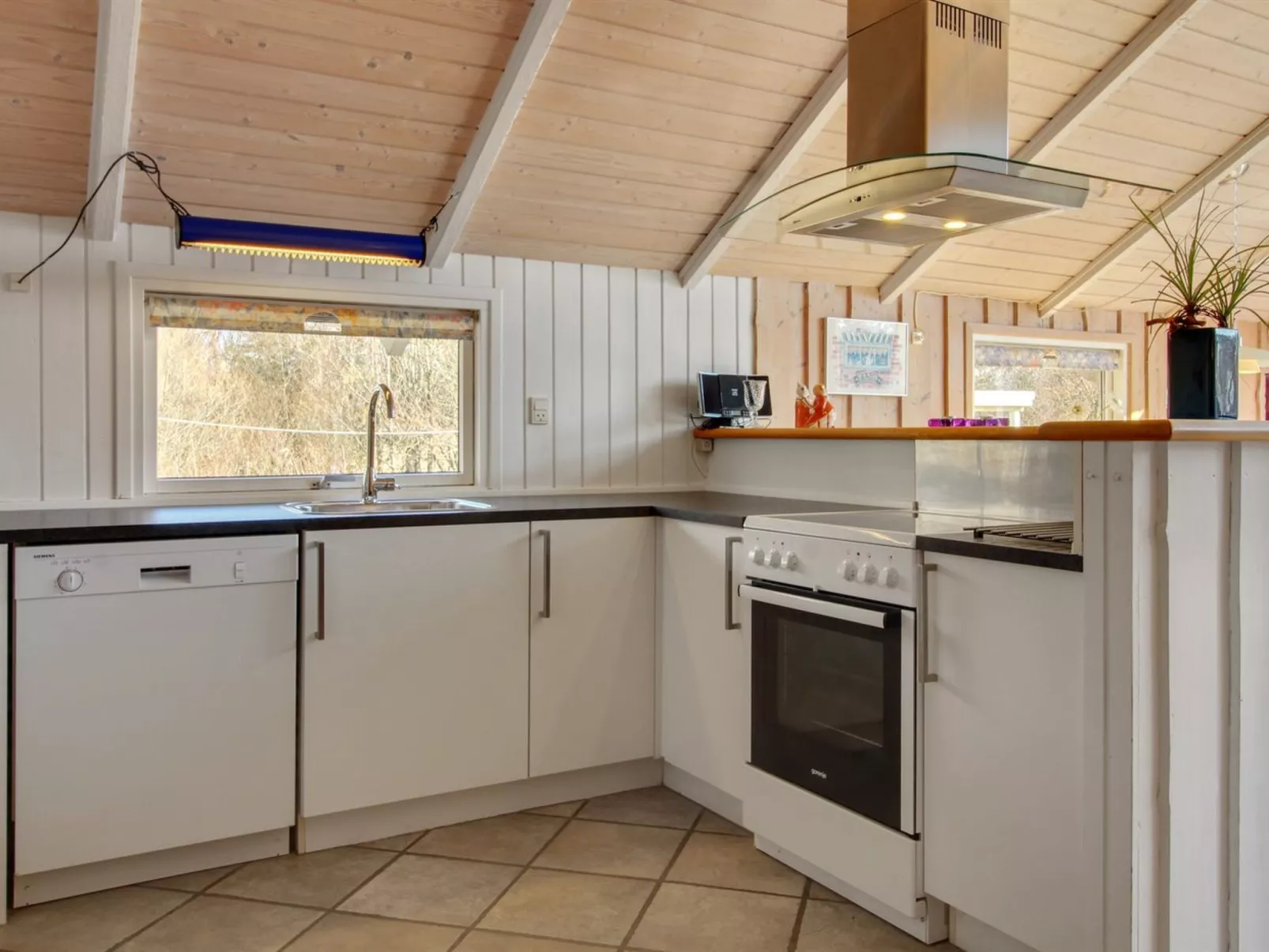 "Uma" - 400m from the sea-Inside