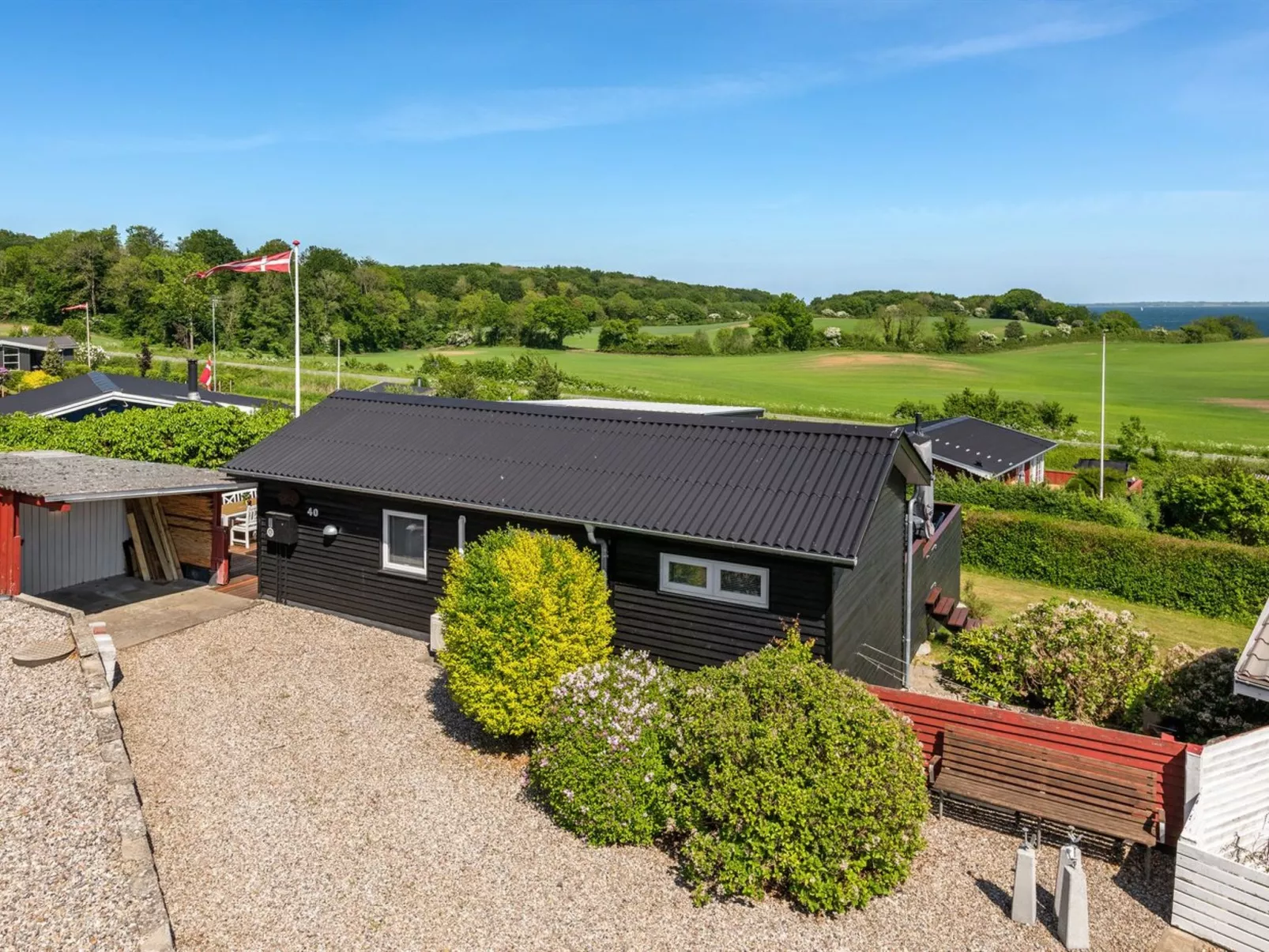 "Axeln" - 300m to the fjord-Outside