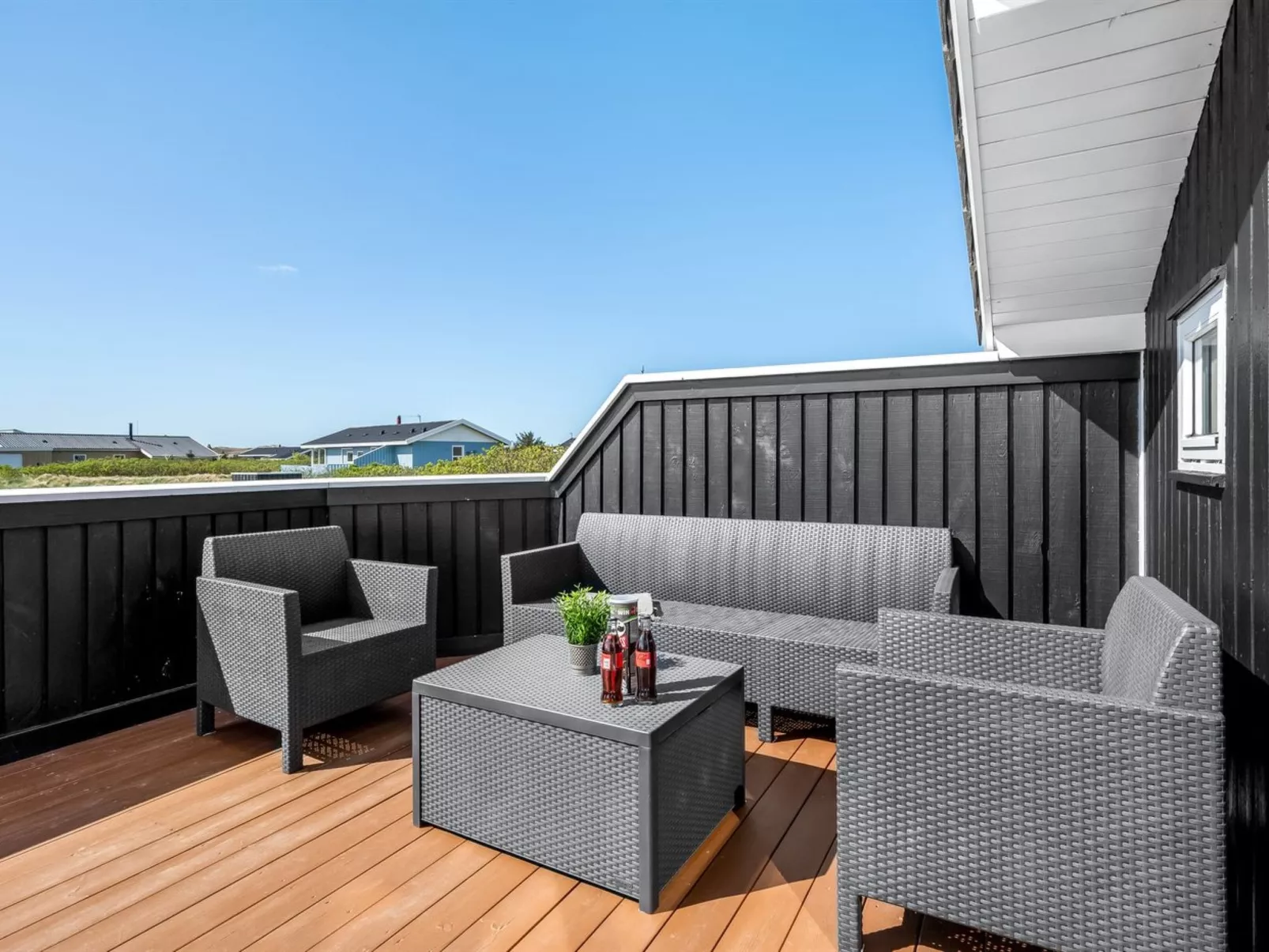 "Floriana" - 650m from the sea-Draußen