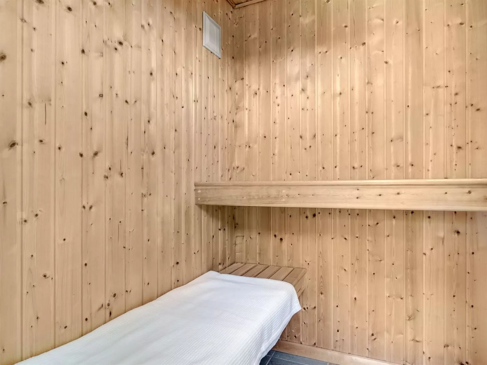 "Toja" - 700m from the sea-Inside