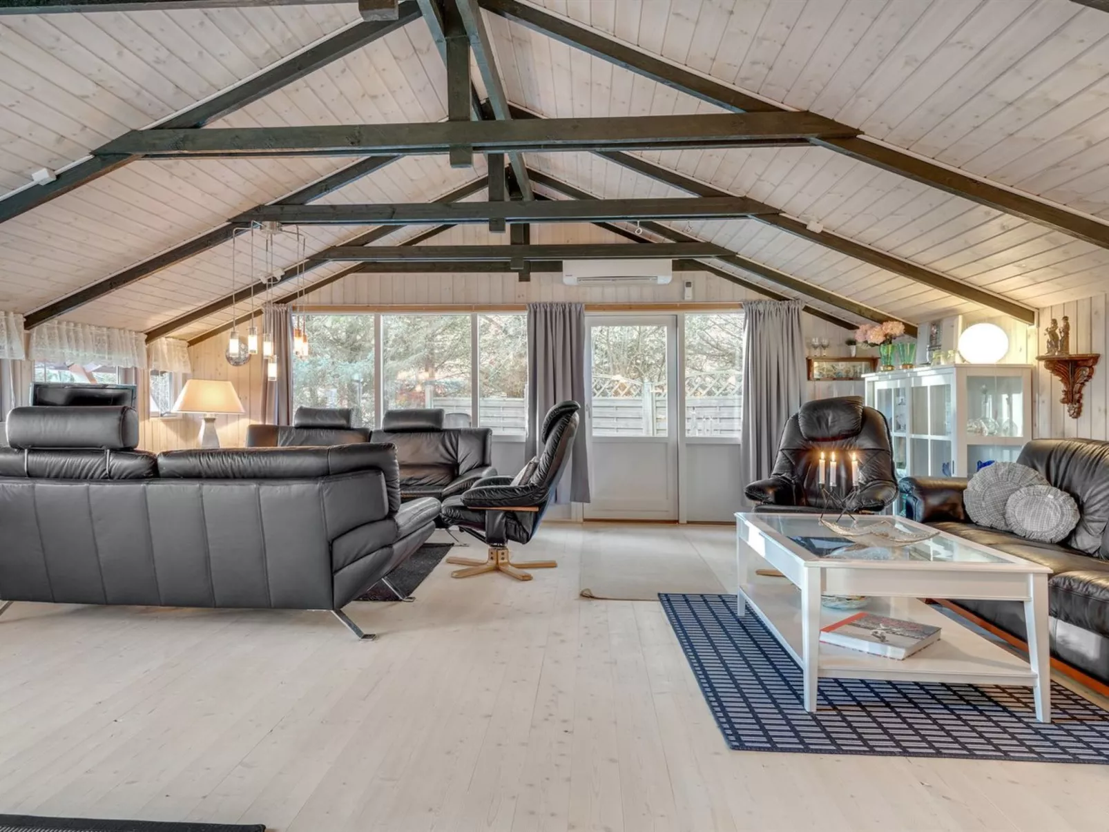 "Feliza" -  from the sea-Drinnen