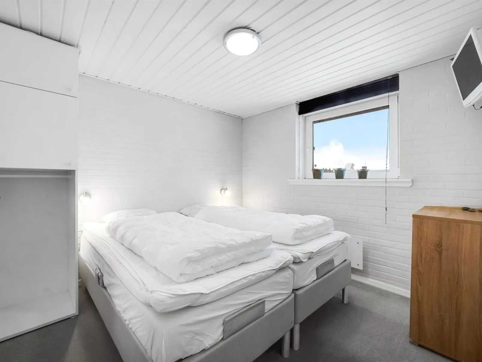 "Sissan" - 900m from the sea-Drinnen