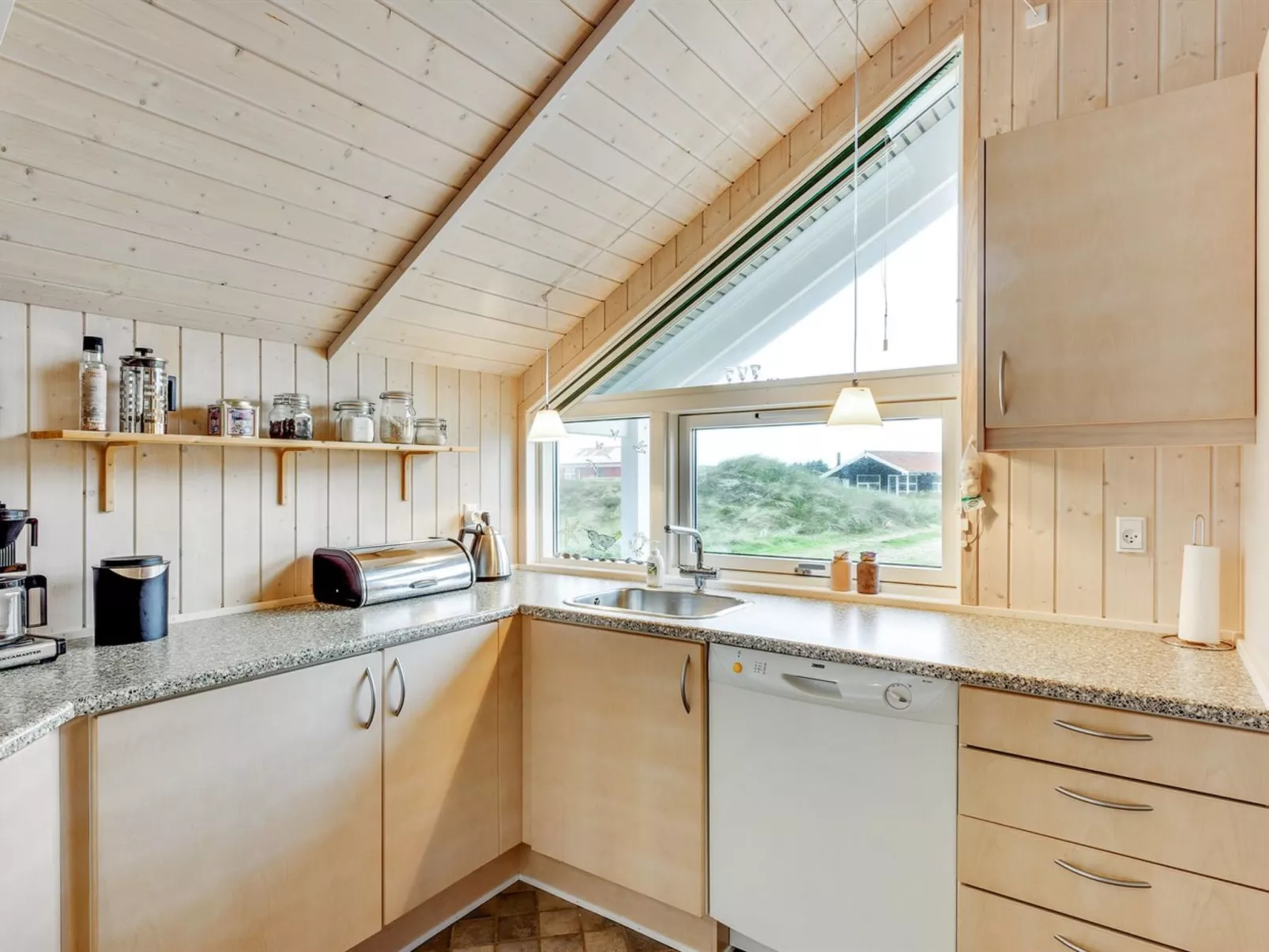 "Thyrger" - 550m from the sea-Inside