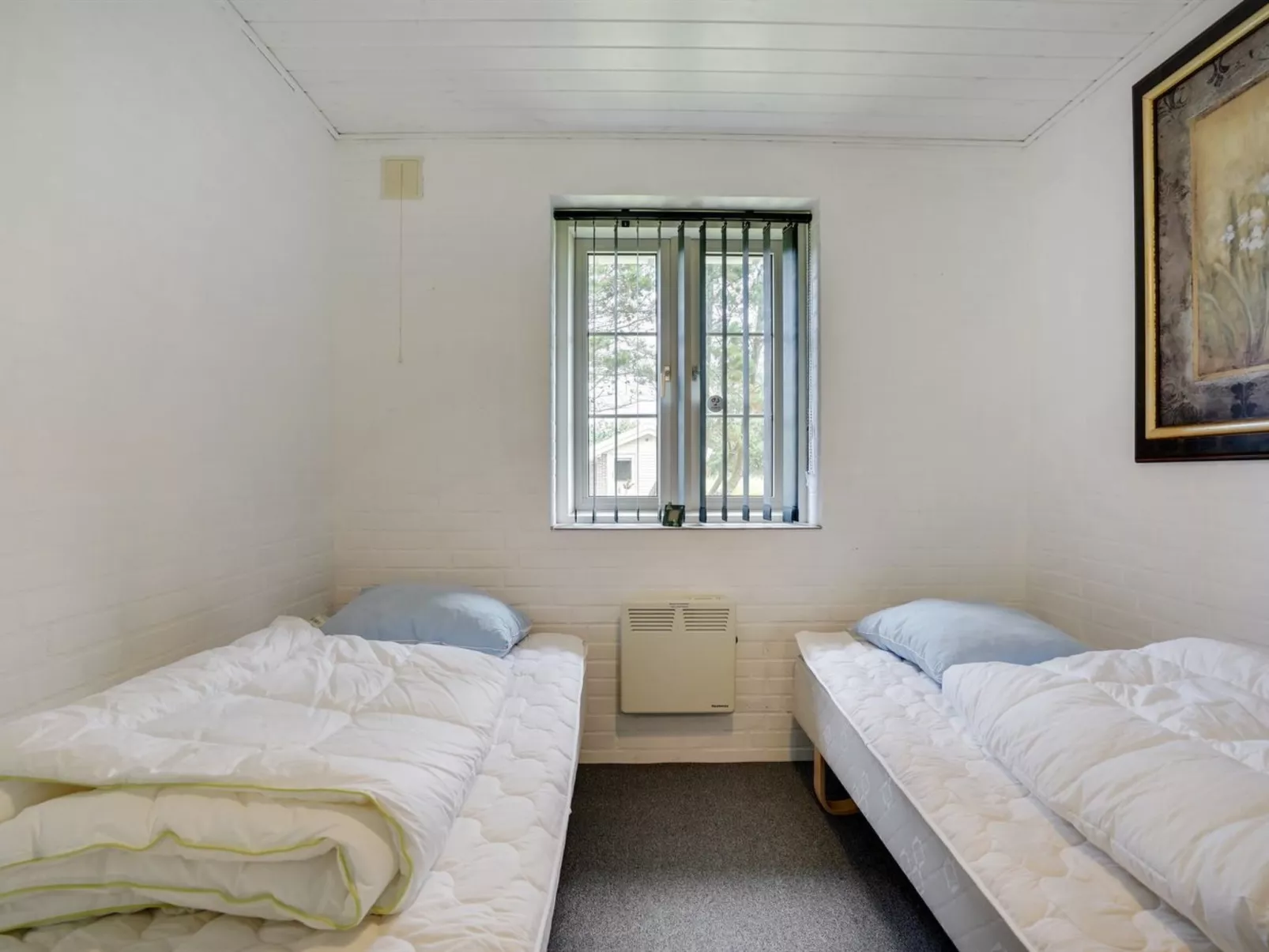 "Hjalmsvider" - 1km from the sea-Drinnen