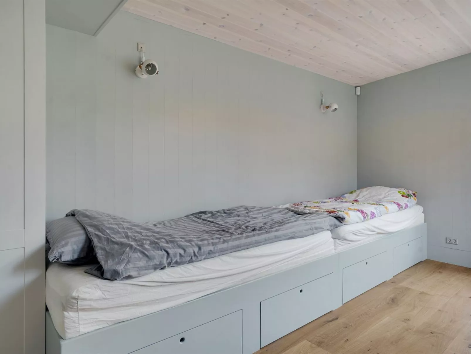 "Vanta" - 10m from the sea-Drinnen