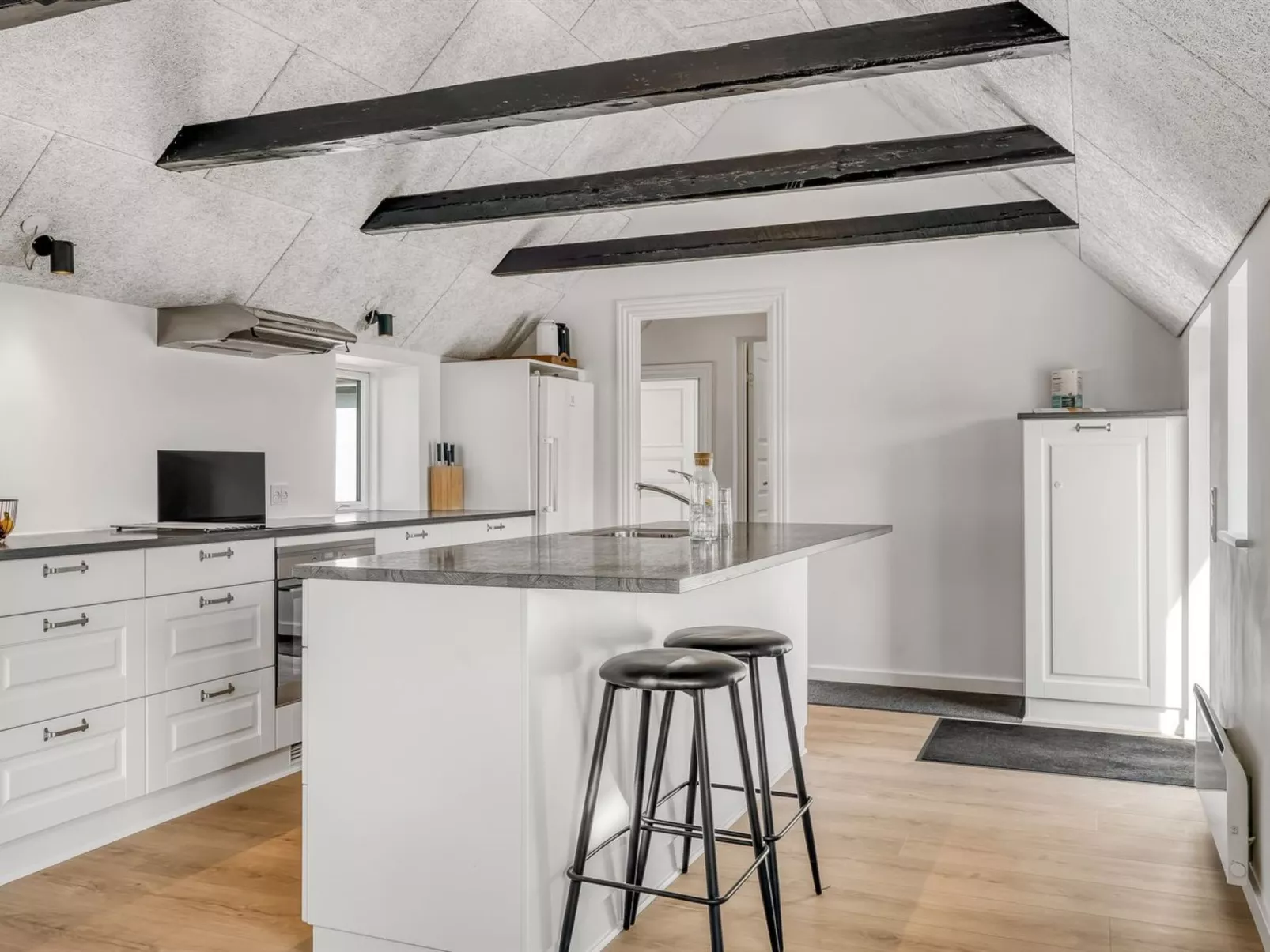 "Elisa" - 1.2km from the sea-Inside