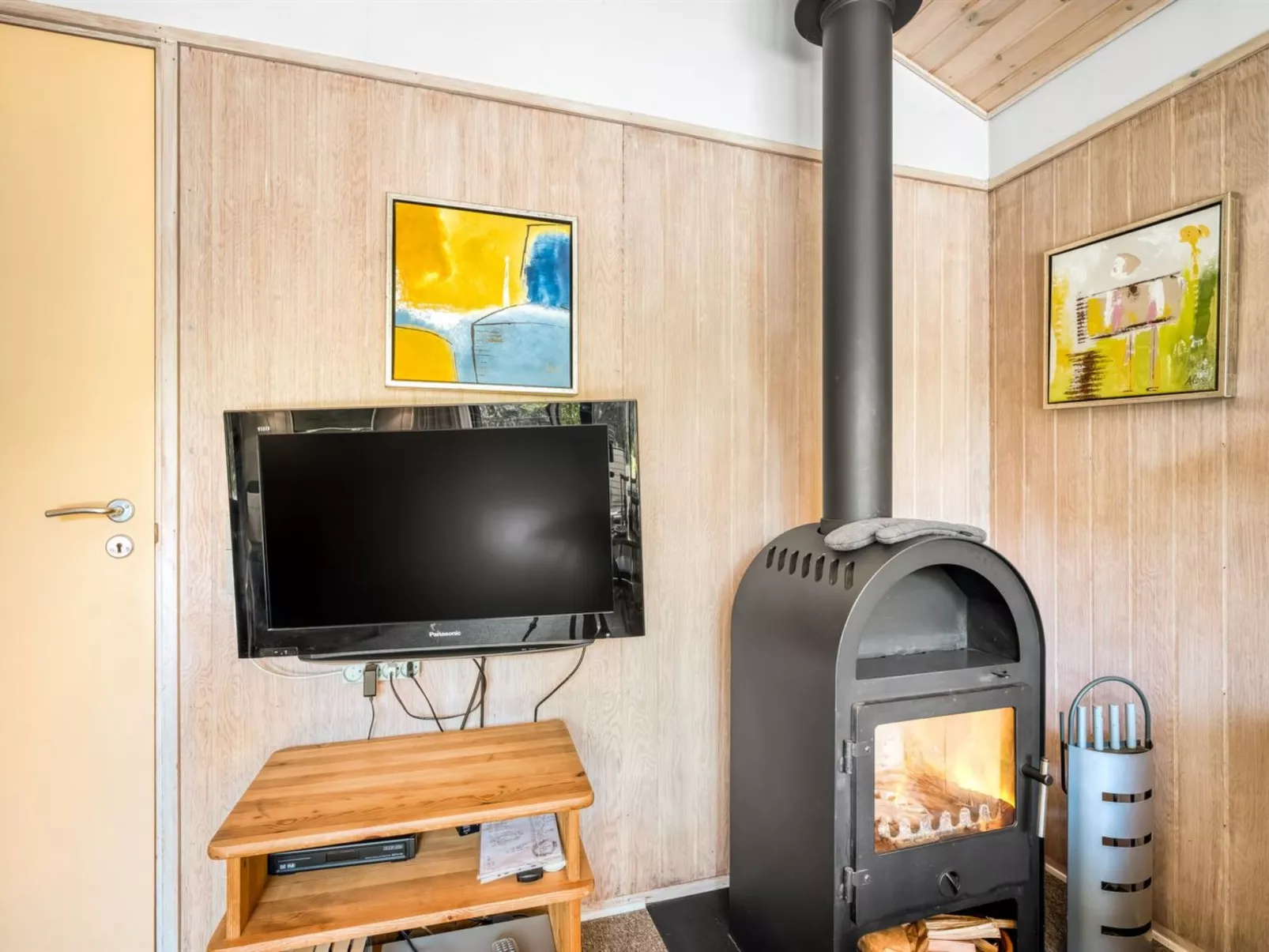 "Borghild" - 1.5km from the sea-Dedans