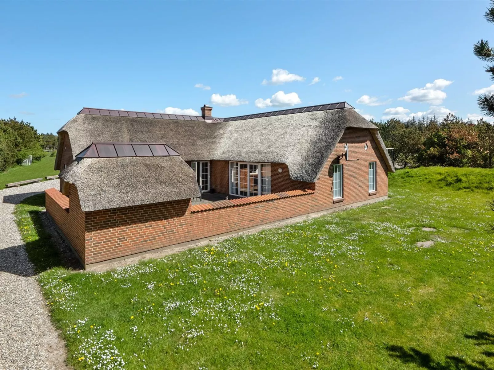 "Jorkin" - 1.8km from the sea-Outside