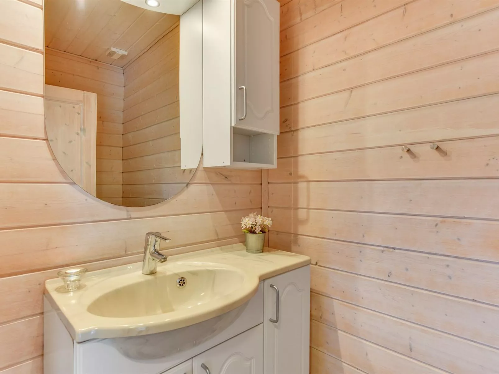 "Liam" - 800m to the fjord-Dedans