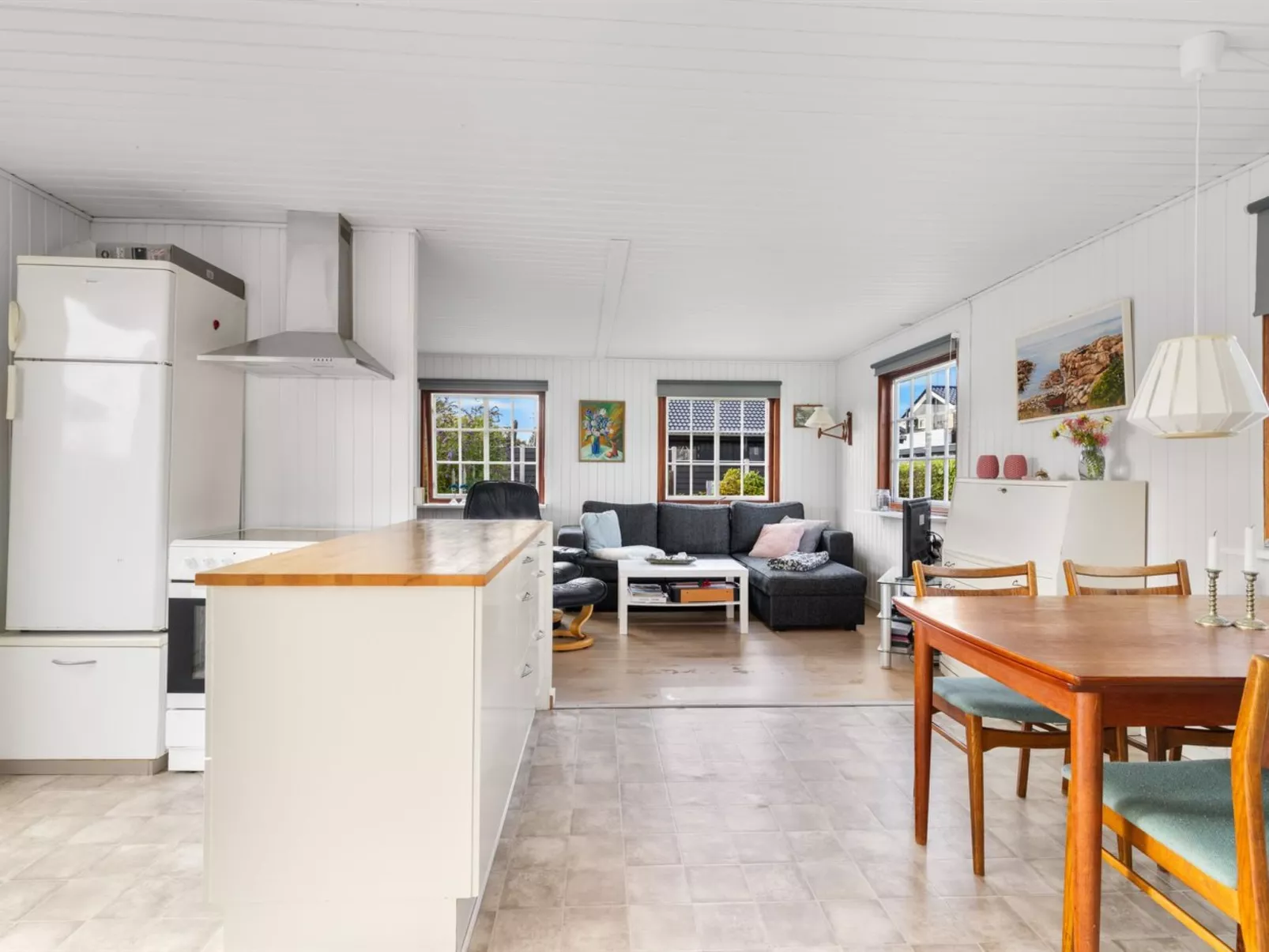 "Neea" - 40m from the sea-Drinnen