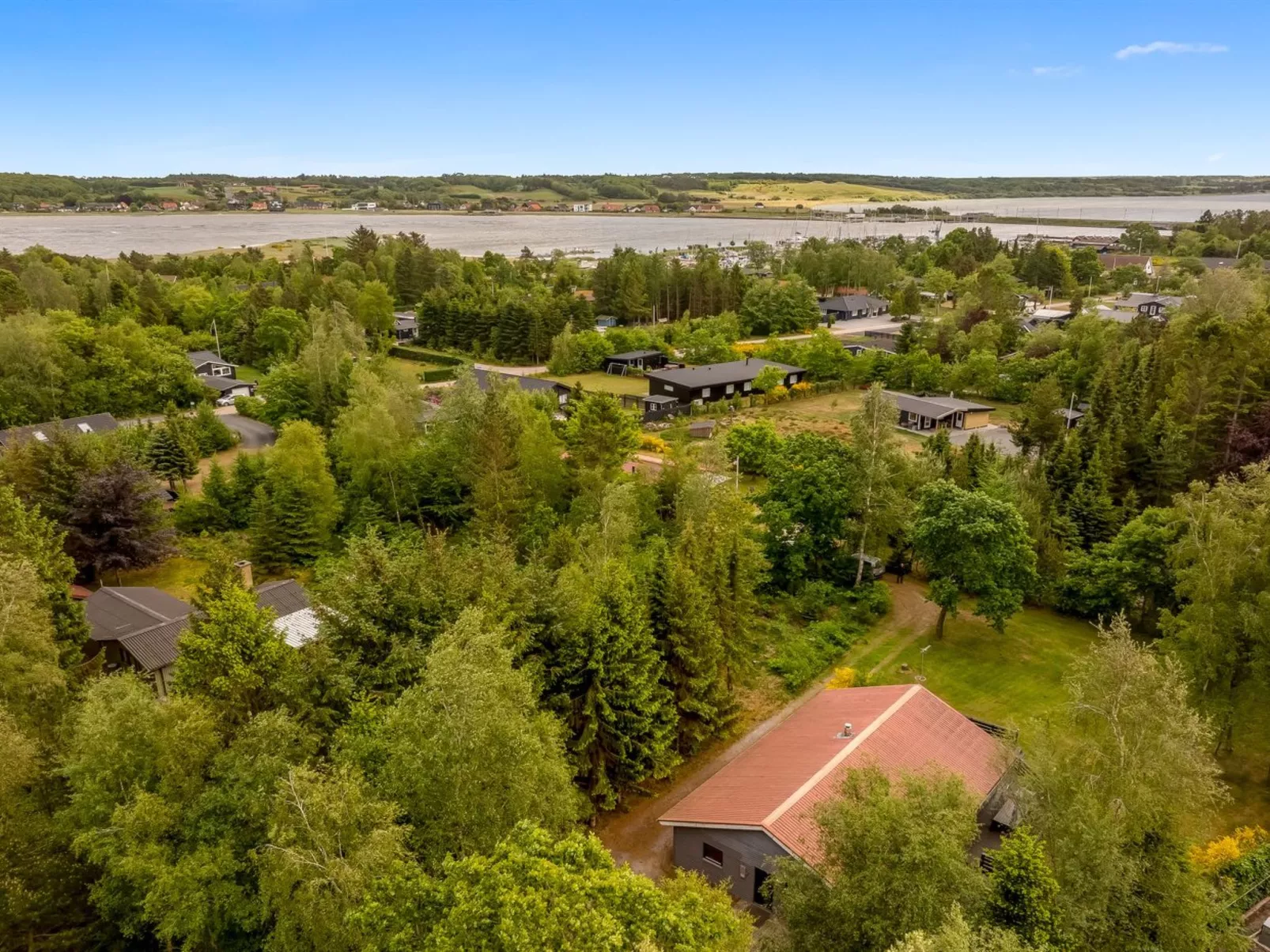 "Anine" - 200m to the fjord-Outside