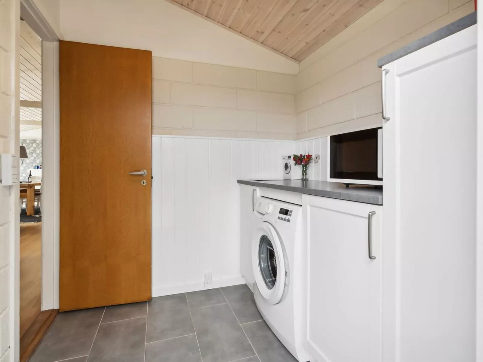 "Mahalia" - 300m from the sea-Dedans