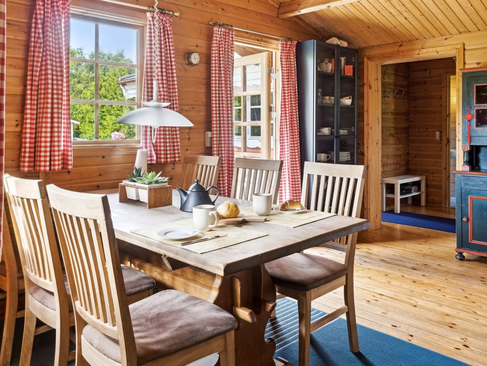 "Tuukka" - 150m from the sea-Drinnen