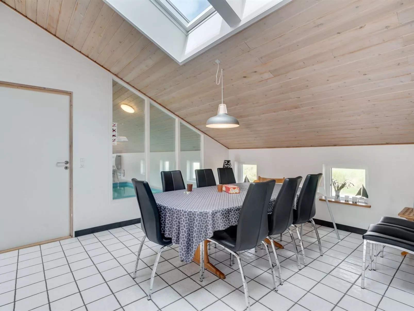 "Hariet" - 600m from the sea-Drinnen