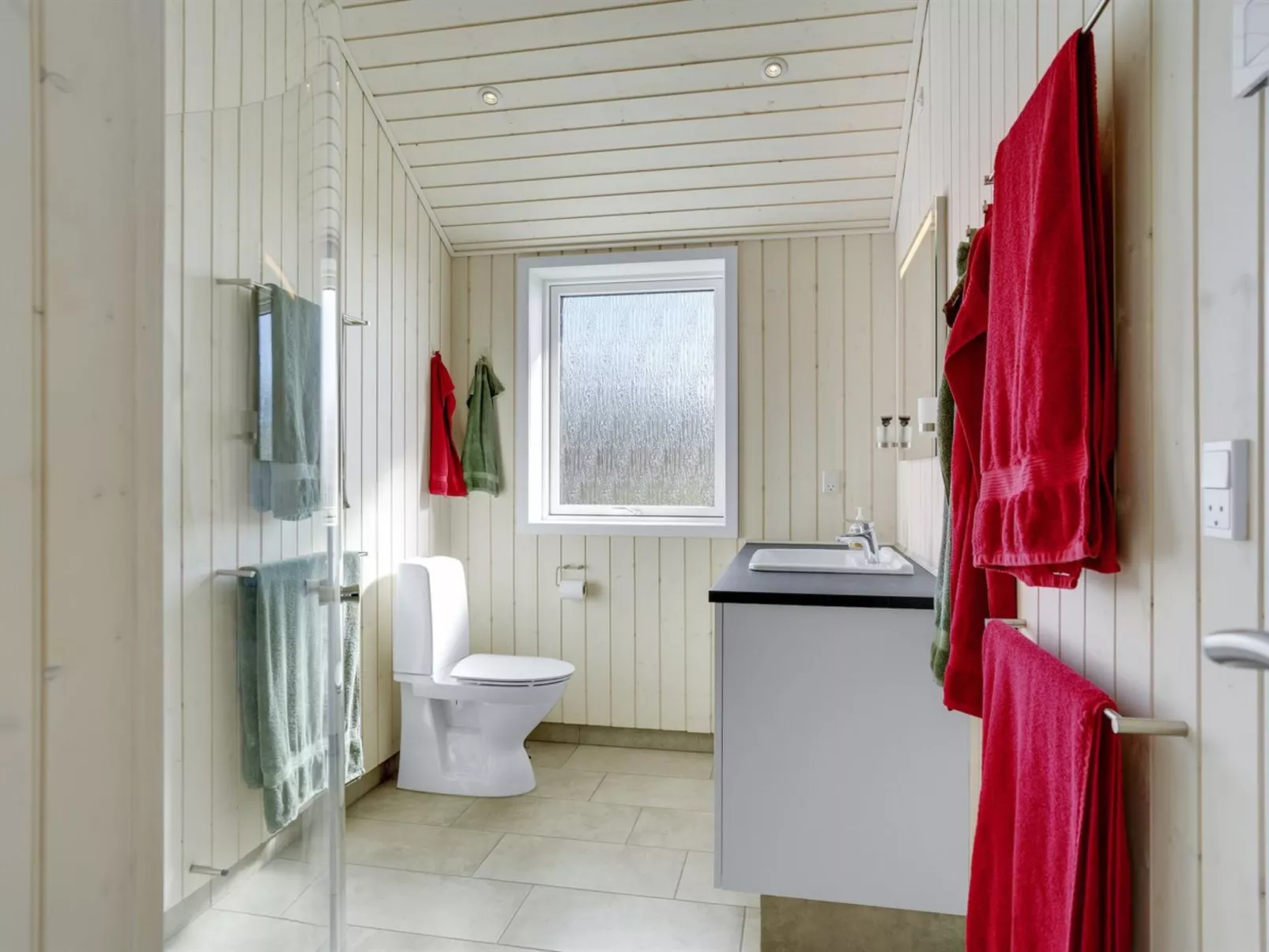 "Lander" - 20m from the sea-Inside