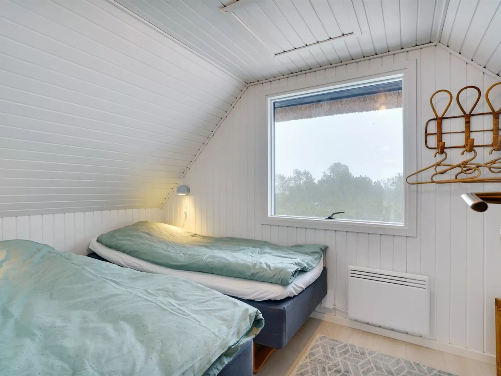 "Reiko" - 1.5km from the sea-Inside