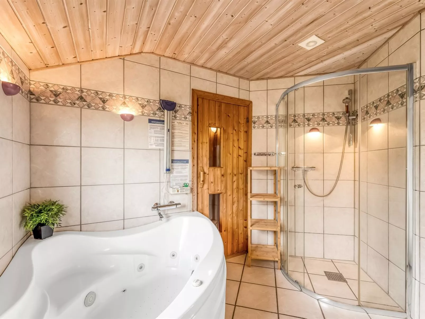 "Loviisa" - 300m to the fjord-Dedans