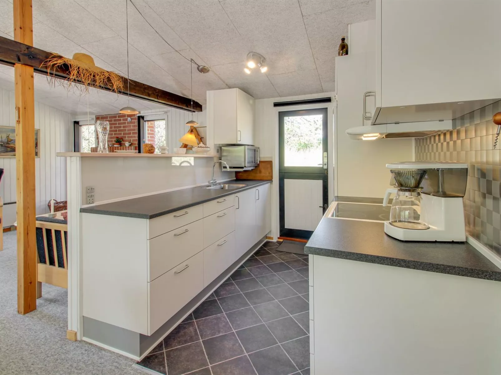 "Wyanet" - 2.3km from the sea-Inside