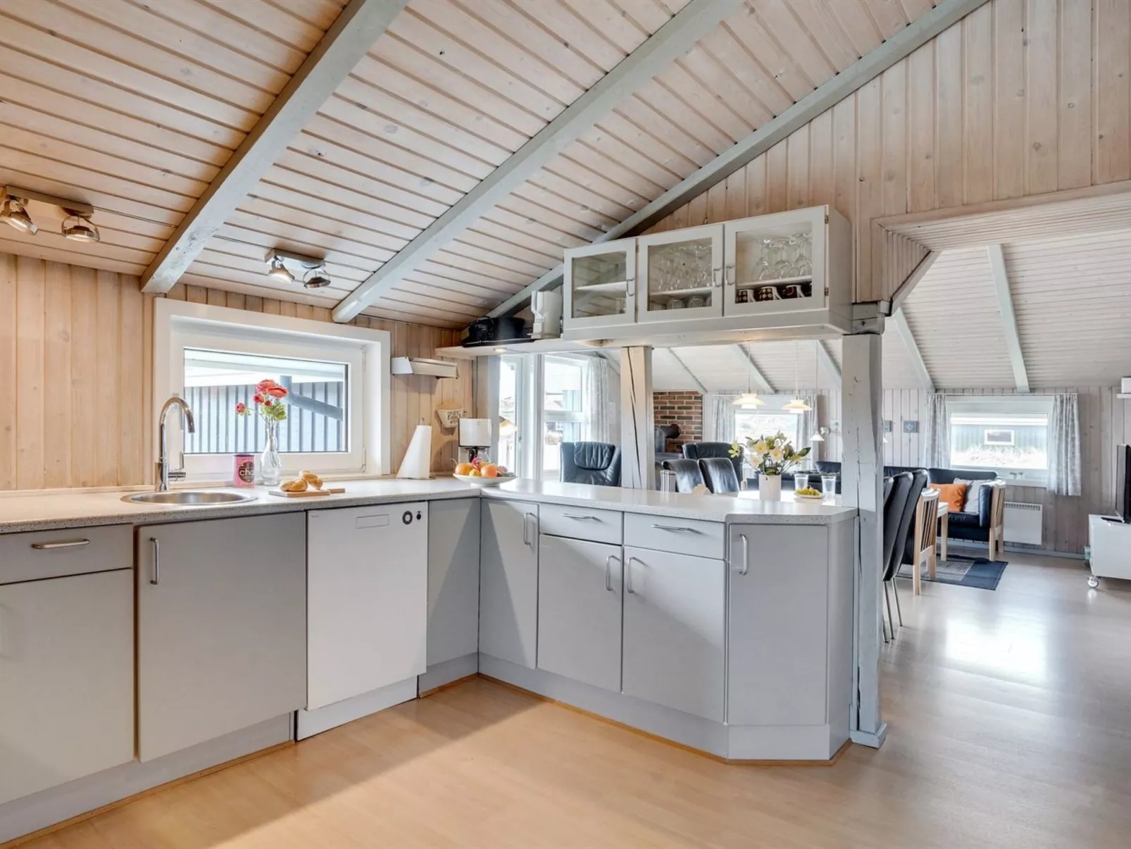 "Tennie" - 300m from the sea-Drinnen