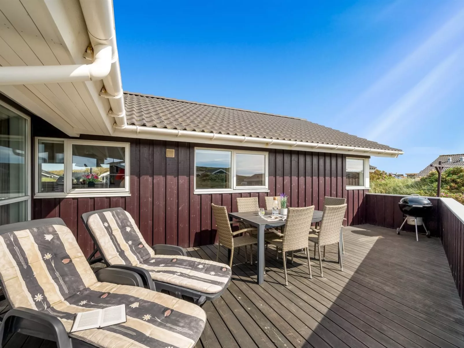 "Thrugot" -  from the sea-Dehors