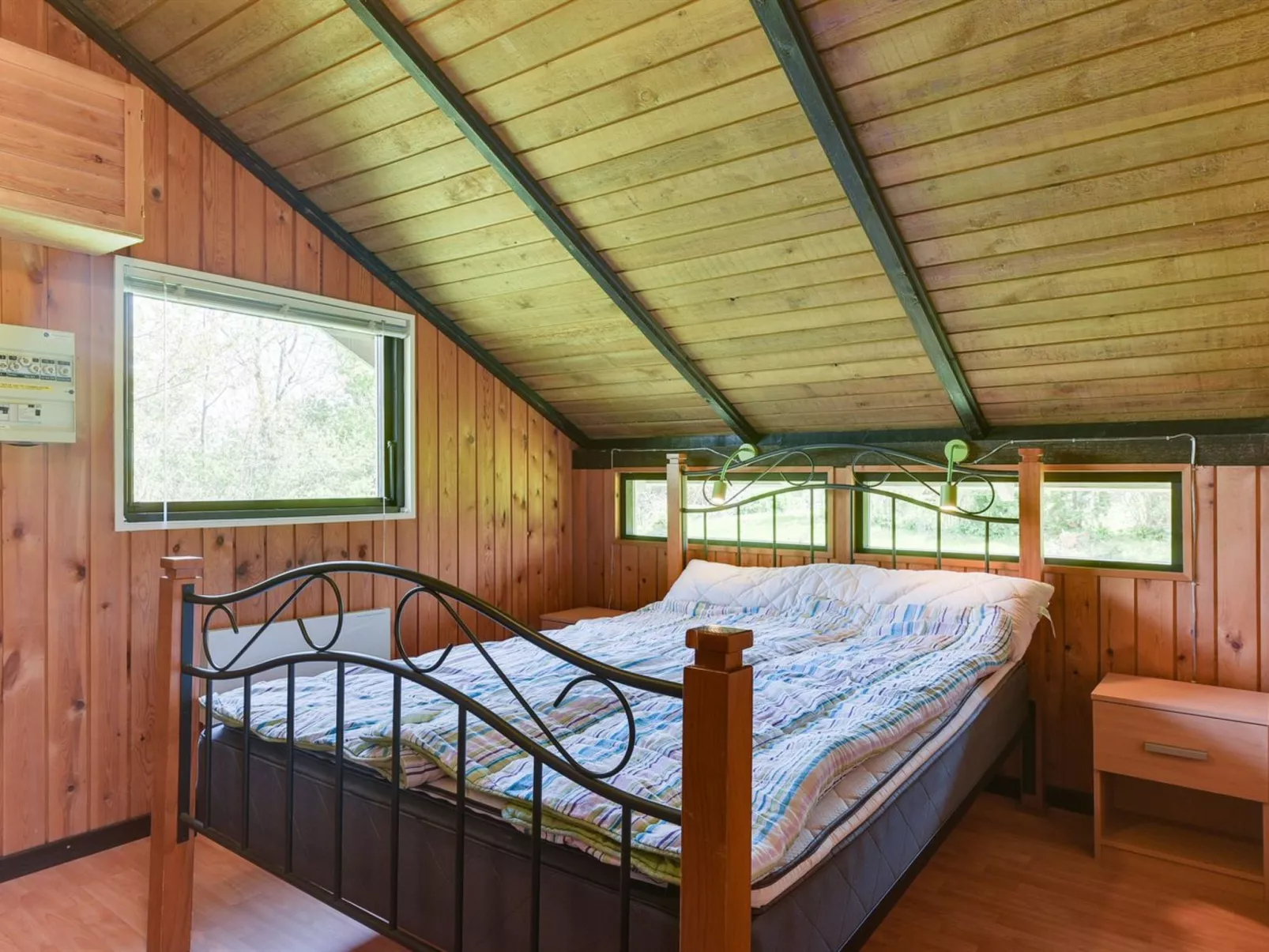 "Henna" - 550m to the fjord-Drinnen