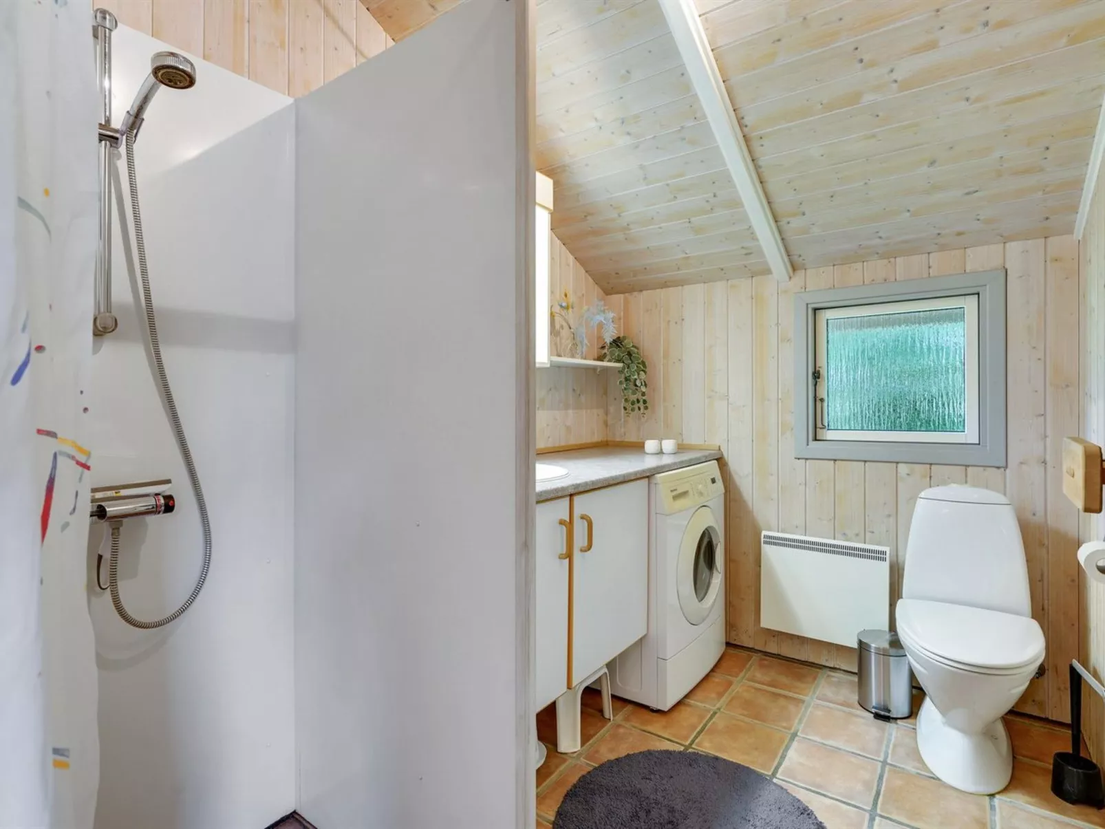 "Danna" - 850m to the fjord-Drinnen