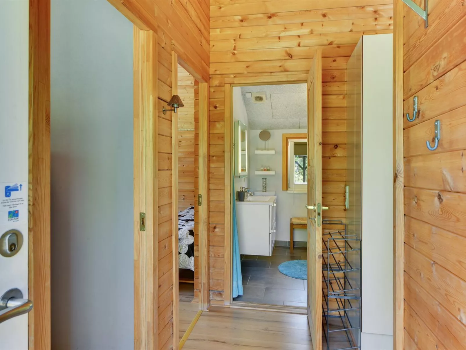 "Jorina" - 700m to the fjord-Dedans