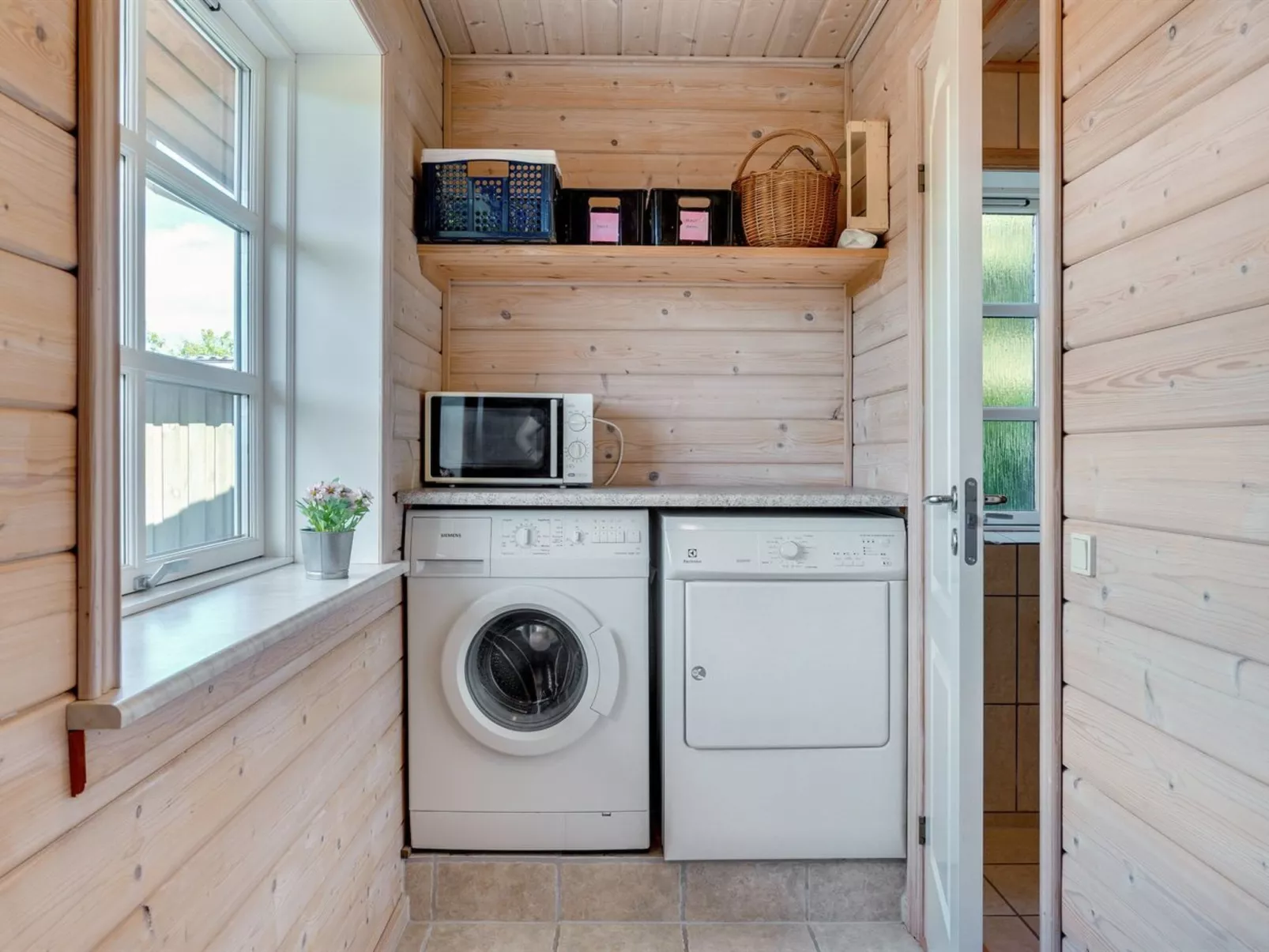 "Brigitta" - 1.5km from the sea-Inside