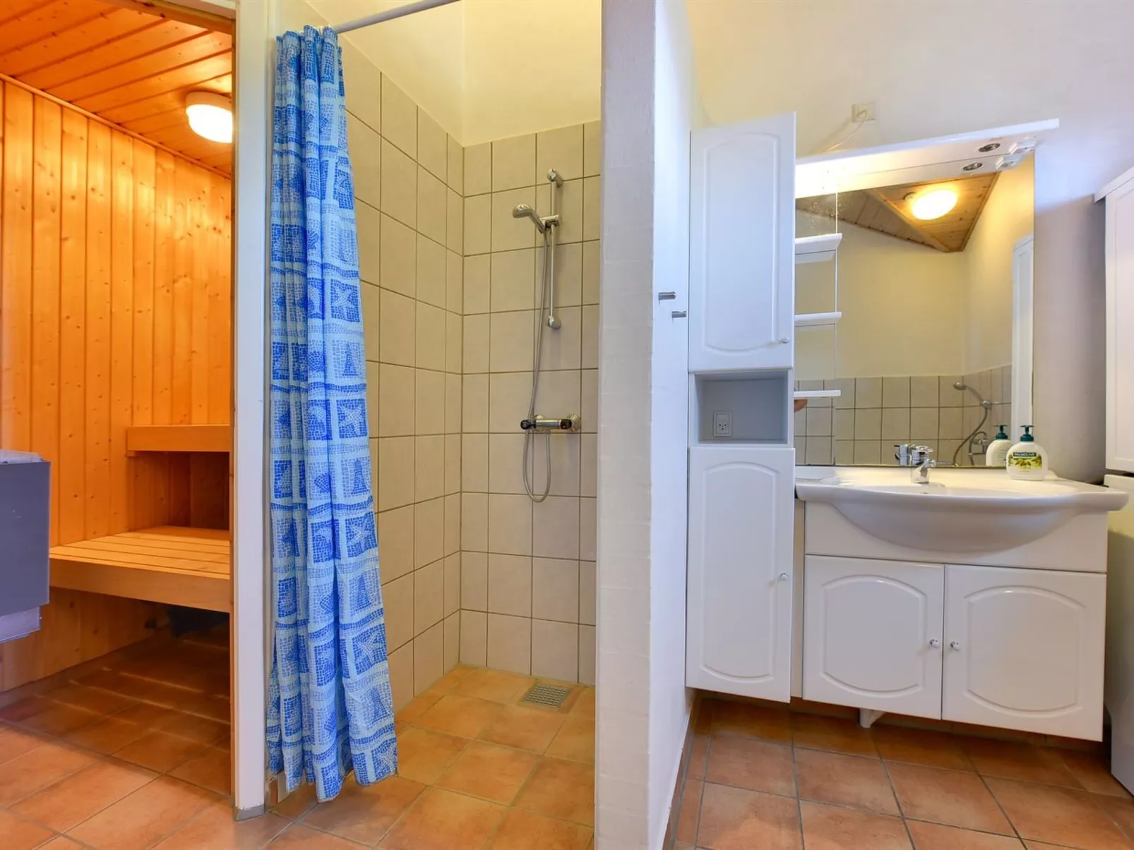 "Dorethea" - 300m from the sea-Inside