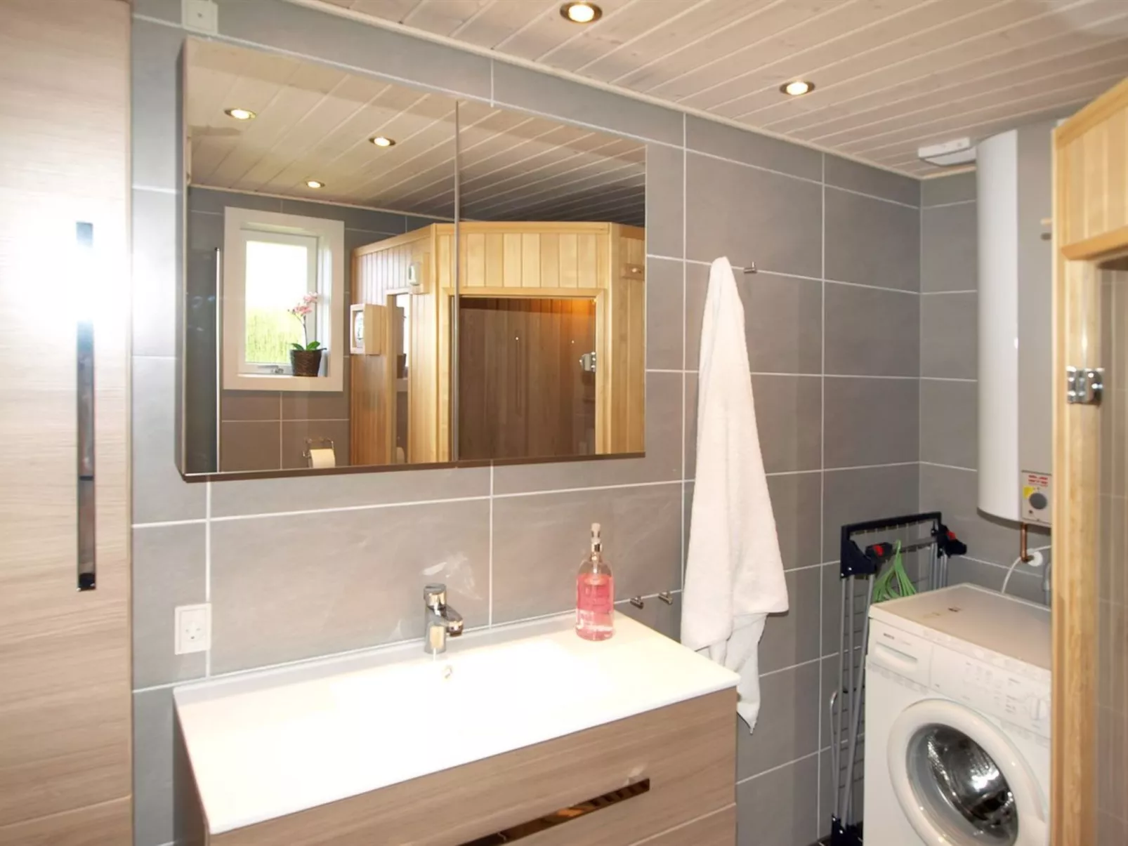 "Jolanda" - 800m from the sea-Inside