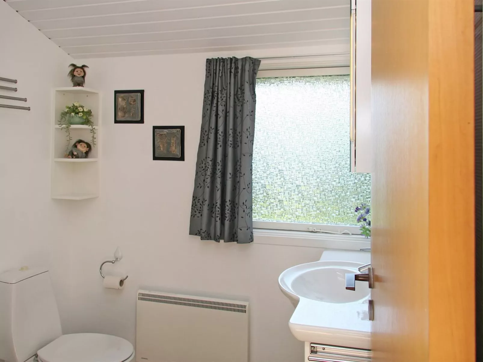 "Ilya" - 90m to the fjord-Dedans