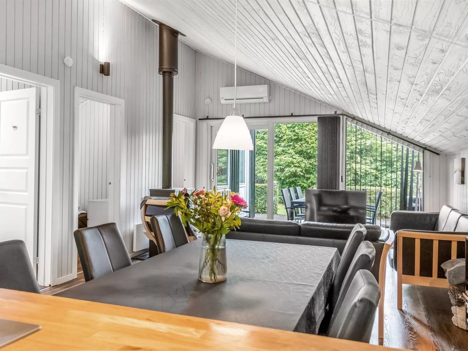 "Corinna" - 28km from the sea-Drinnen