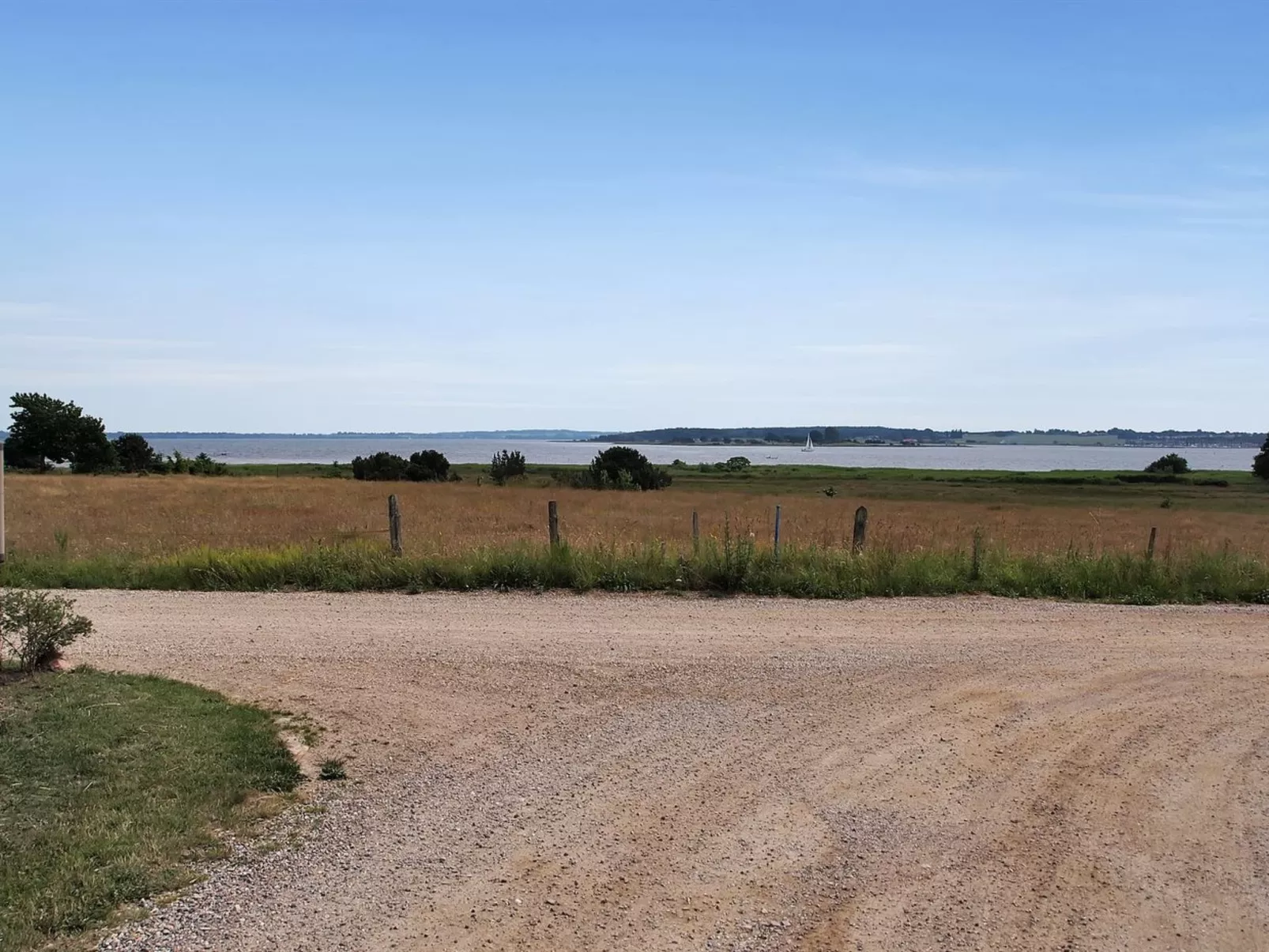 "Jeip" - 400m to the fjord-Dehors