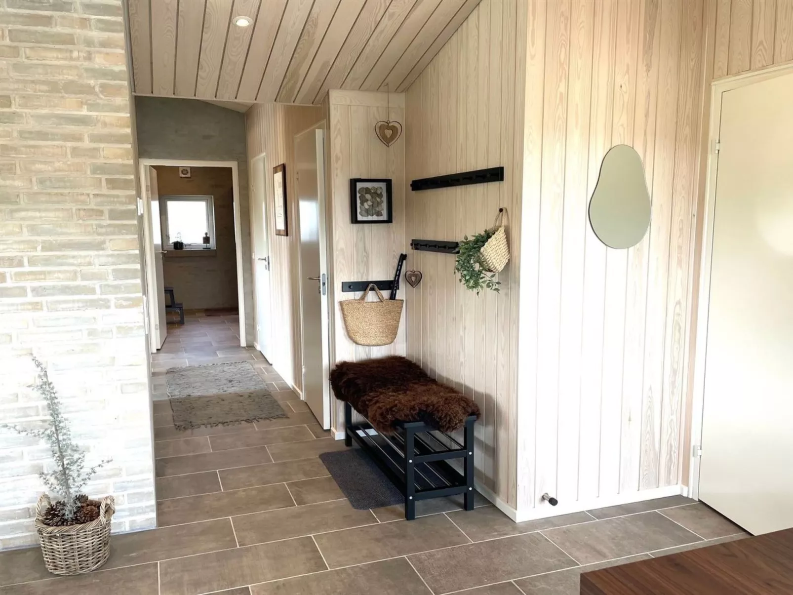 "Hinda" - 1.2km from the sea-Inside