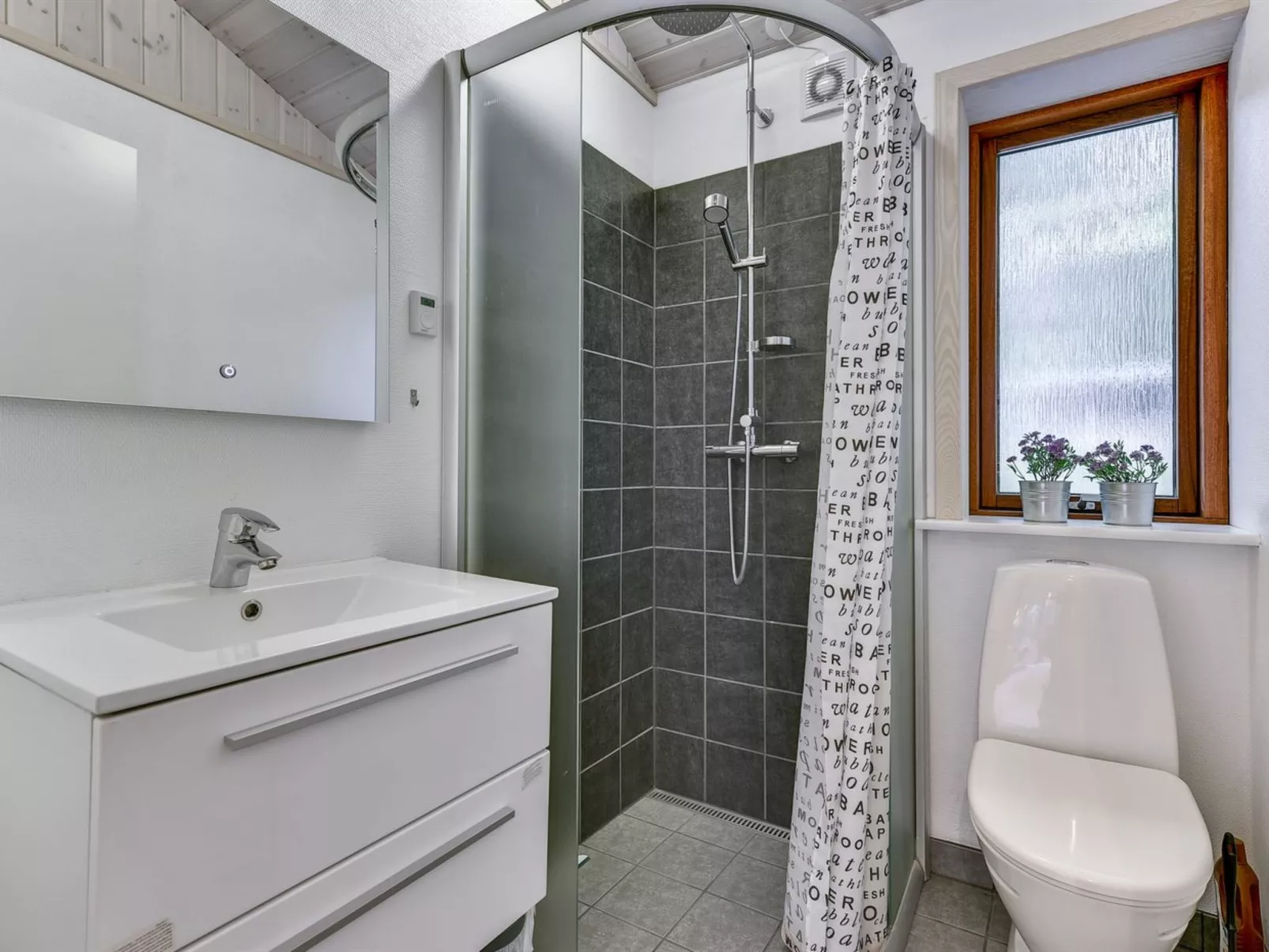 "Nelie" - 40km from the sea-Inside