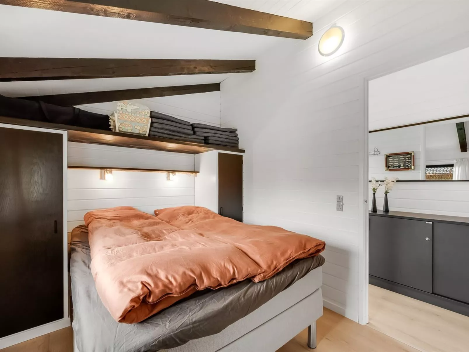 "Miikka" - 800m to the fjord-Drinnen