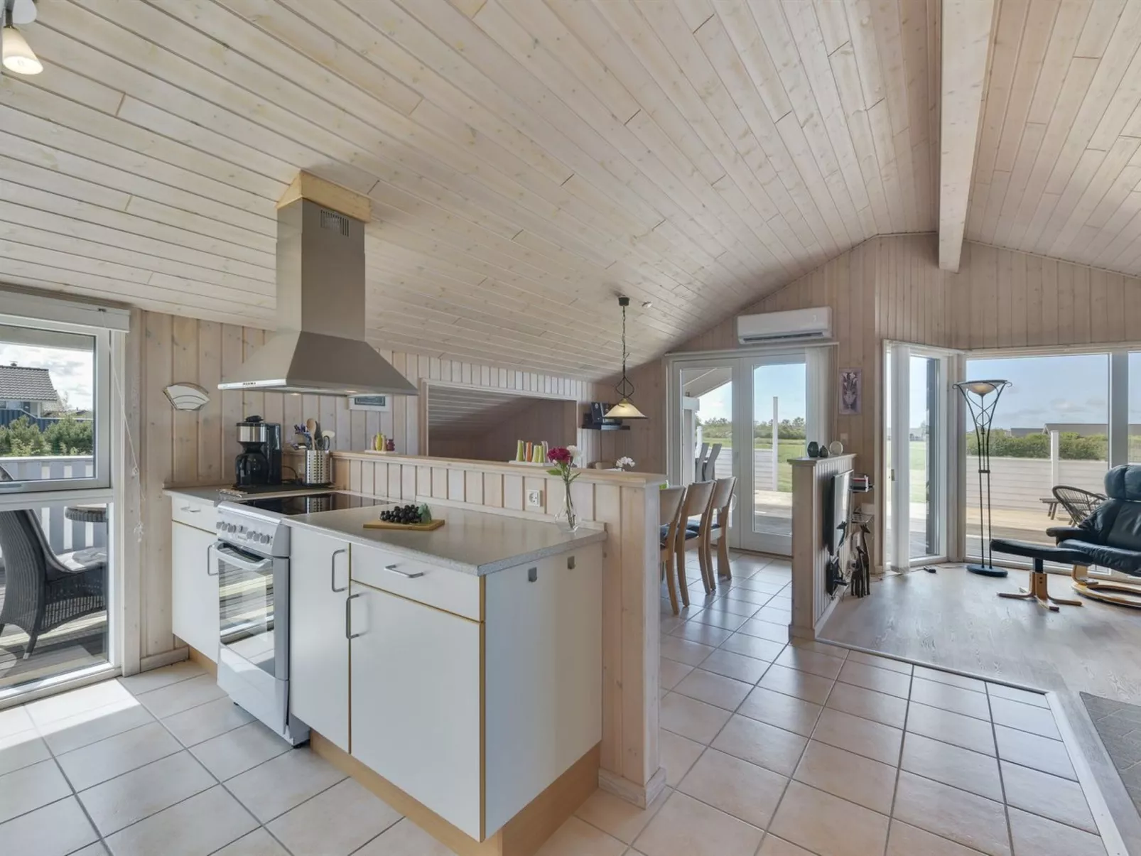 "Claudius" - 1.3km to the fjord-Dedans