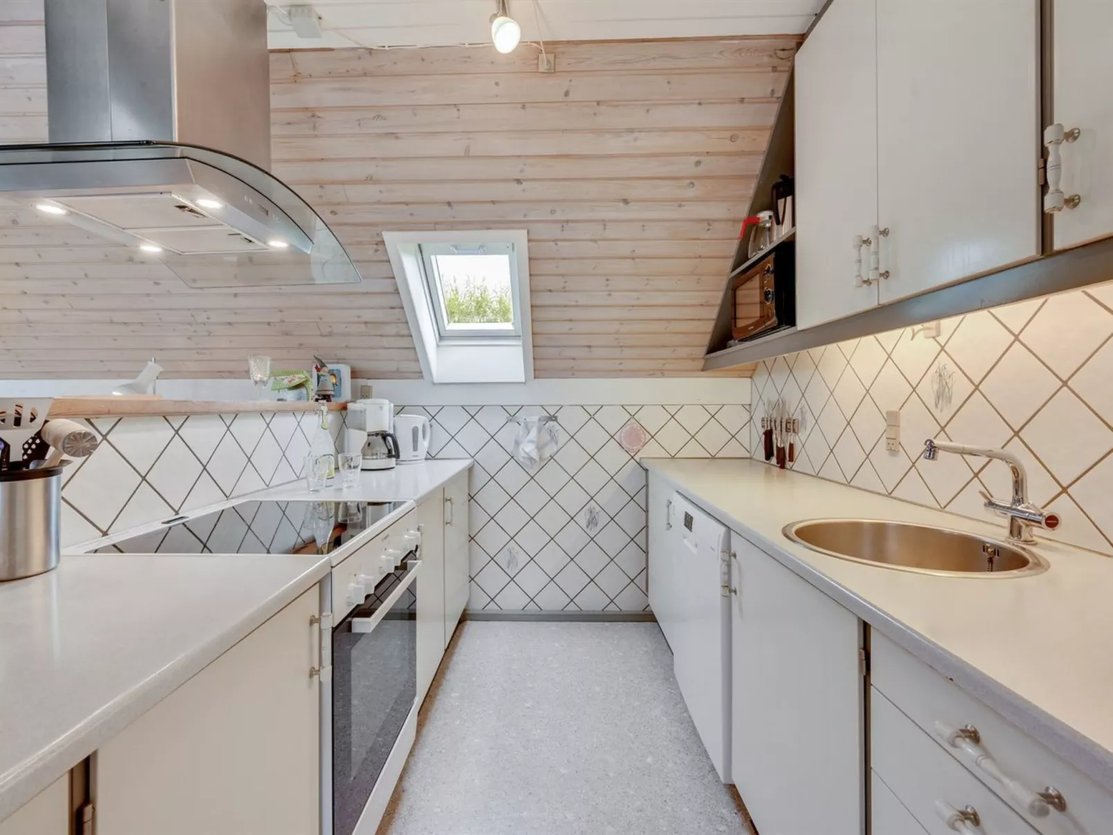 "Earline" - 900m to the fjord-Drinnen