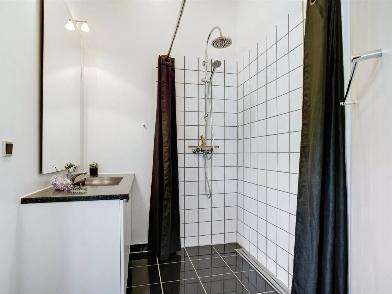 "Ebbi" - 36km from the sea-Inside