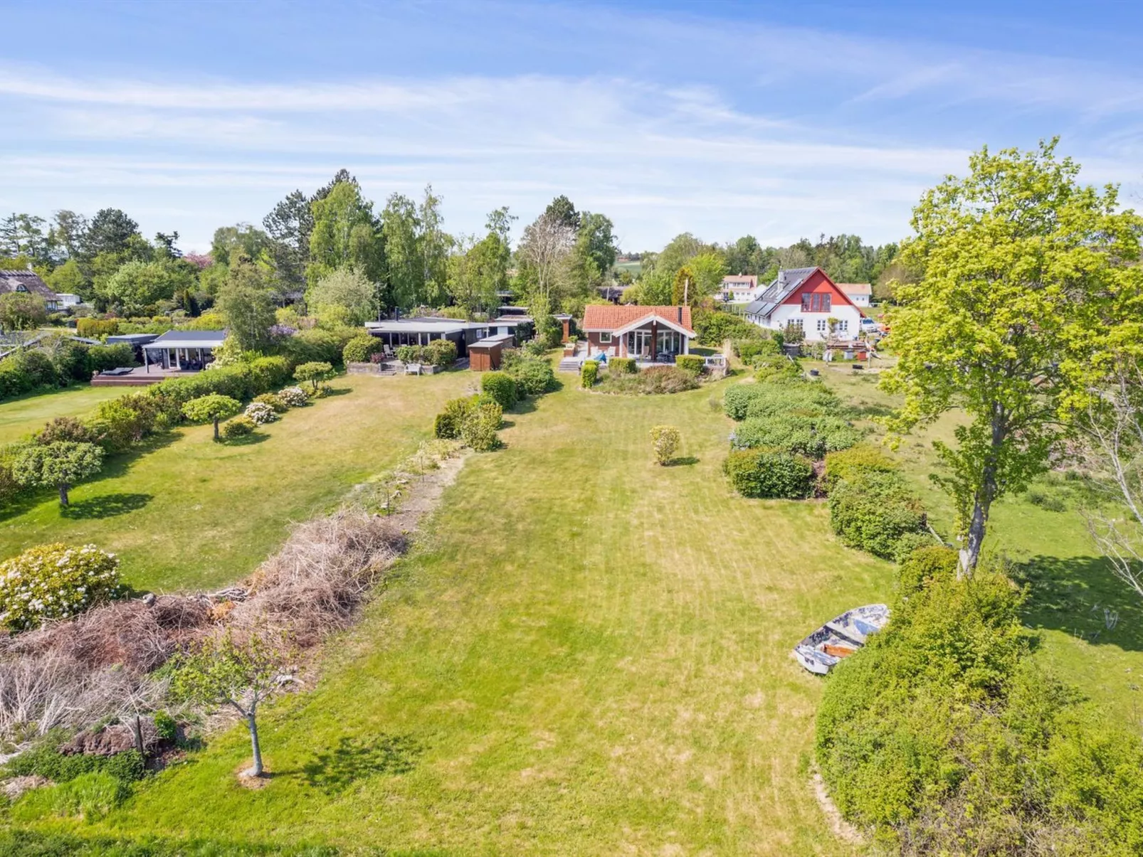 "Brunman" - 10m to the fjord-Outside