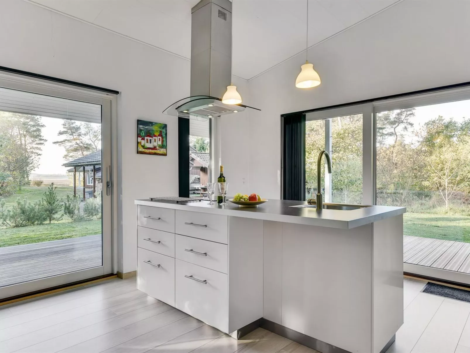 "Elfriede" - 400m to the fjord-Dedans