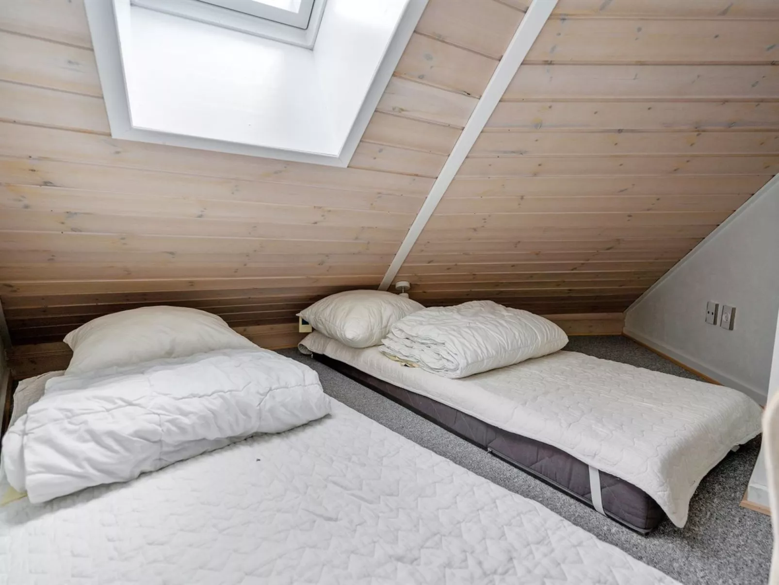 "Adrienne" - 35km from the sea-Inside